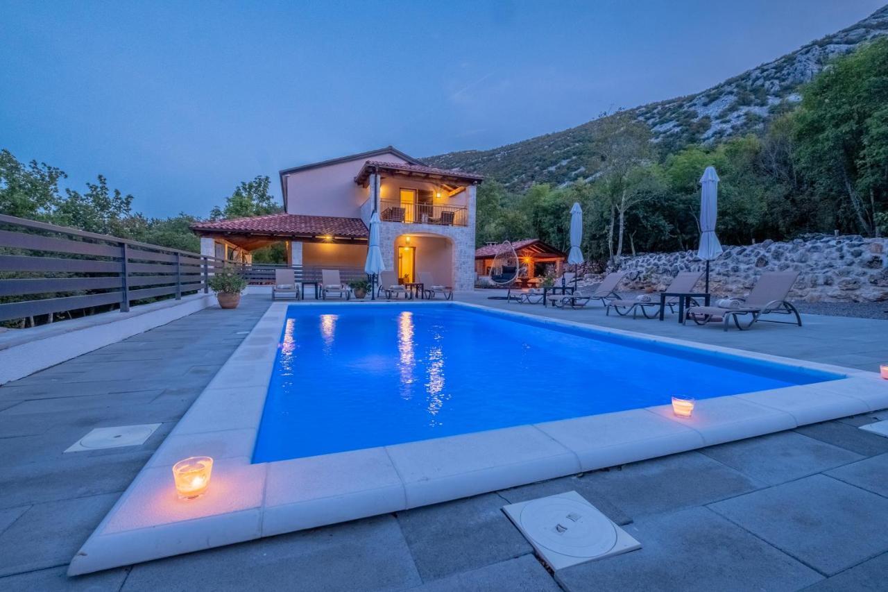 Amazing 4 Bedroom Villa With Swimming Pool And Wifi, Family Frendly Tribalj  Екстер'єр фото