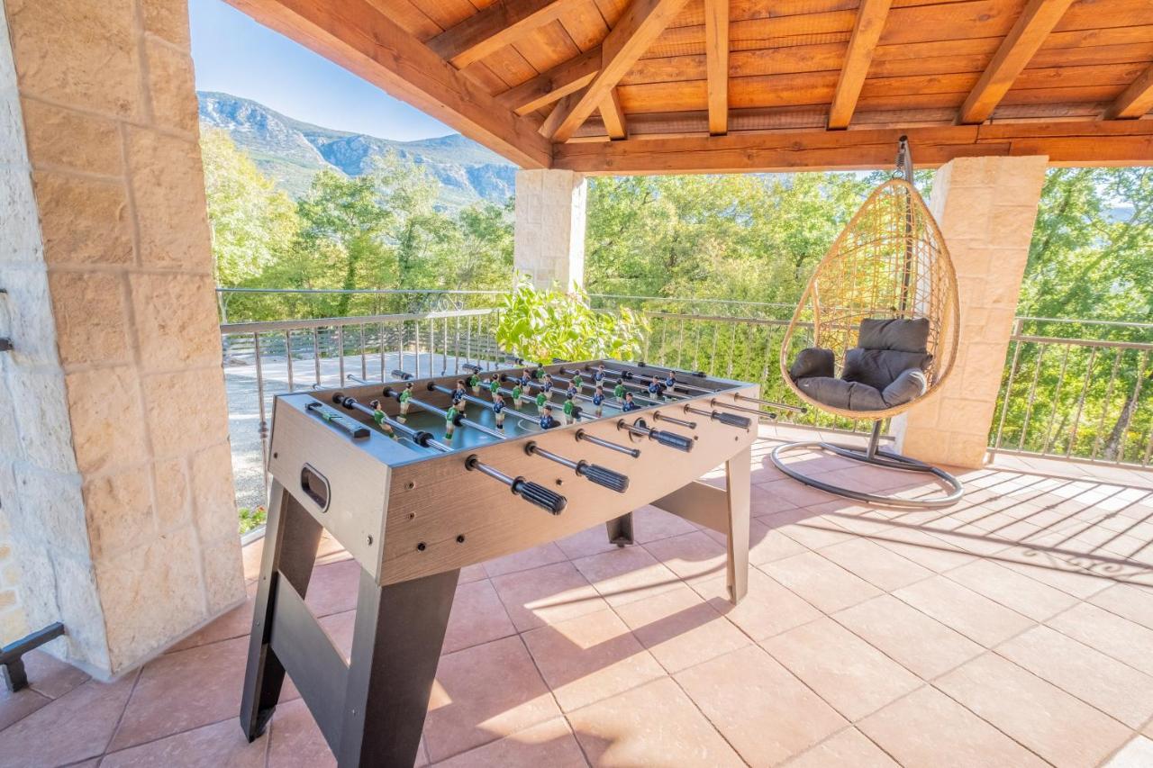 Amazing 4 Bedroom Villa With Swimming Pool And Wifi, Family Frendly Tribalj  Екстер'єр фото