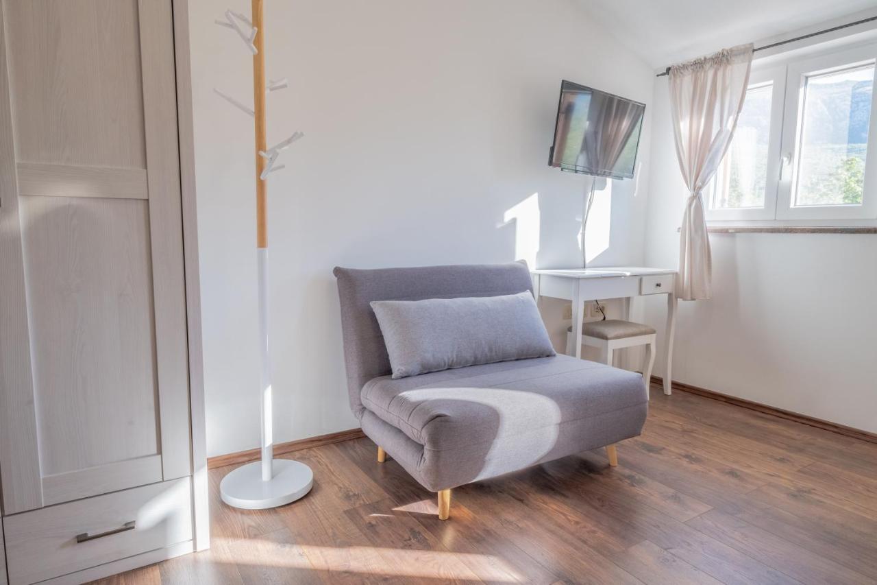 Amazing 4 Bedroom Villa With Swimming Pool And Wifi, Family Frendly Tribalj  Екстер'єр фото