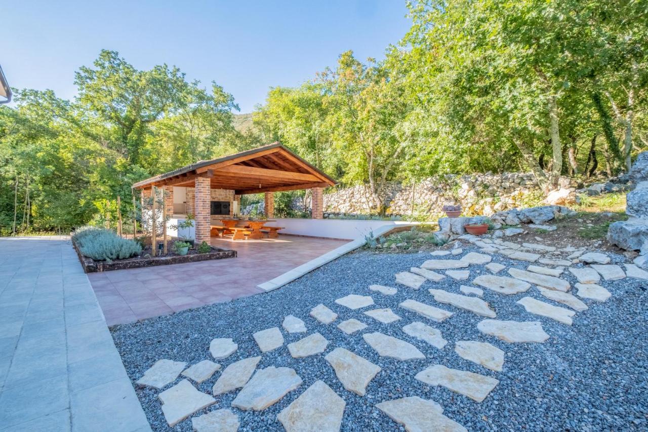 Amazing 4 Bedroom Villa With Swimming Pool And Wifi, Family Frendly Tribalj  Екстер'єр фото
