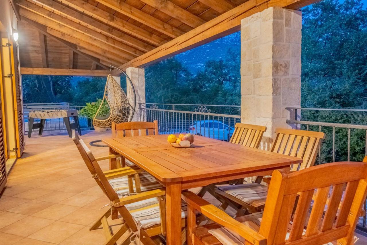 Amazing 4 Bedroom Villa With Swimming Pool And Wifi, Family Frendly Tribalj  Екстер'єр фото