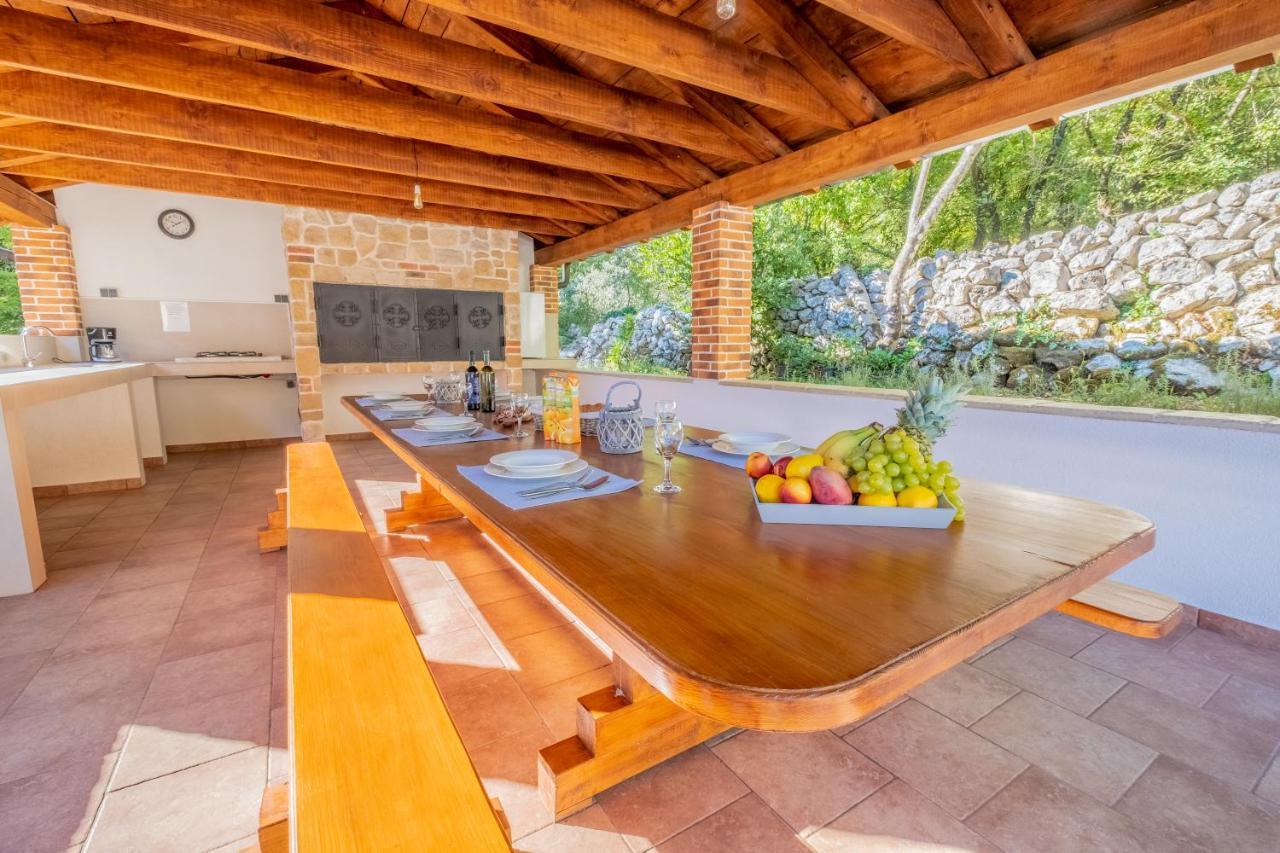 Amazing 4 Bedroom Villa With Swimming Pool And Wifi, Family Frendly Tribalj  Екстер'єр фото