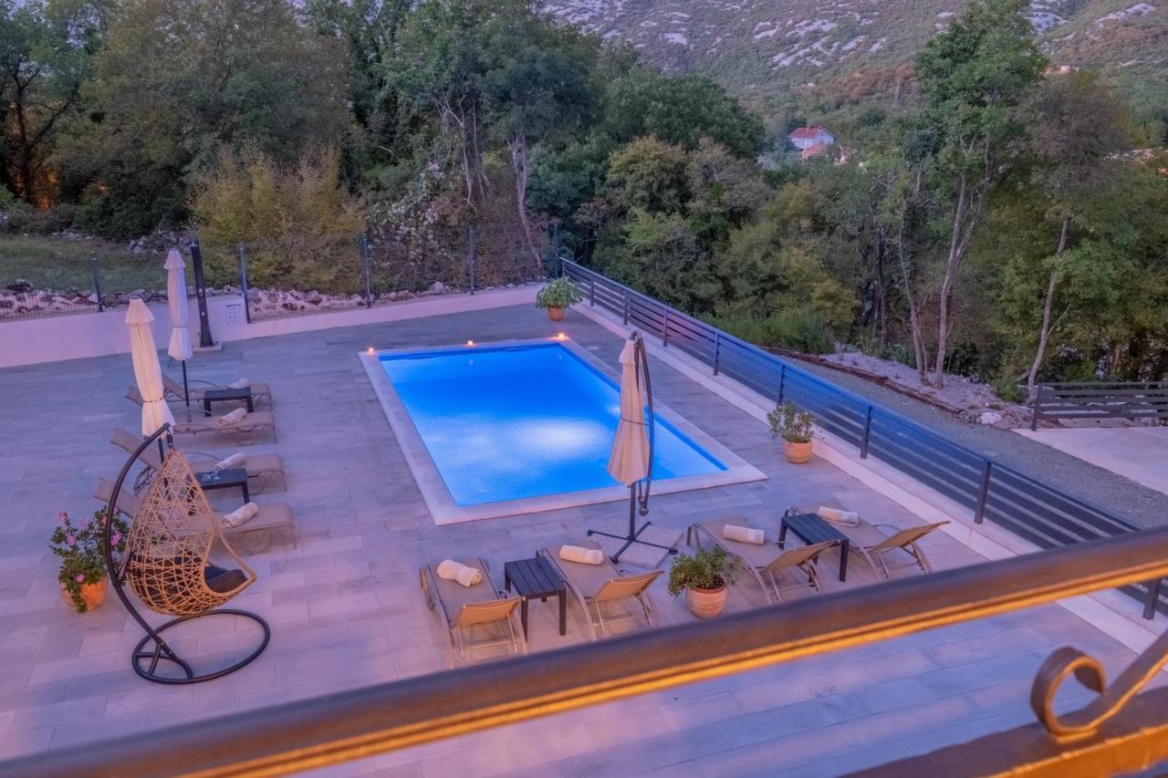 Amazing 4 Bedroom Villa With Swimming Pool And Wifi, Family Frendly Tribalj  Екстер'єр фото