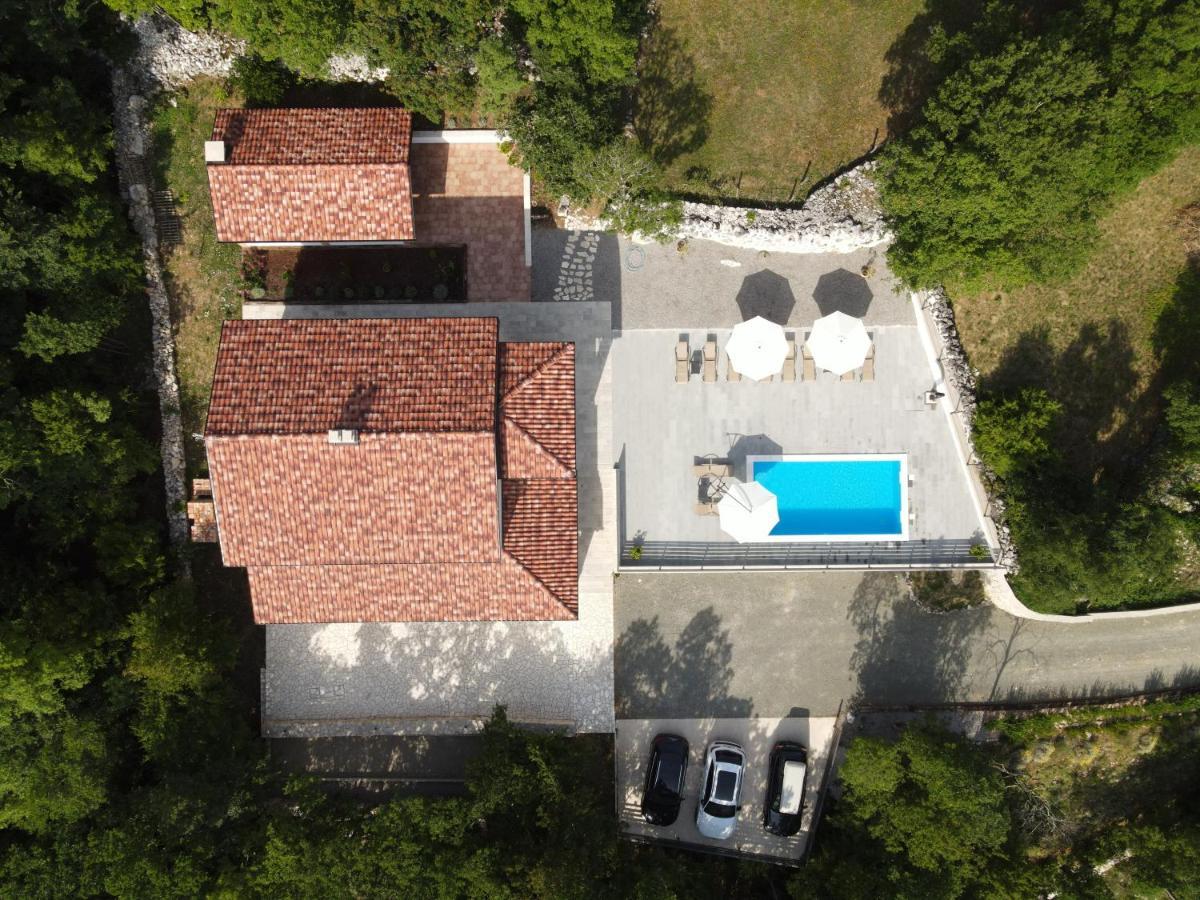 Amazing 4 Bedroom Villa With Swimming Pool And Wifi, Family Frendly Tribalj  Екстер'єр фото