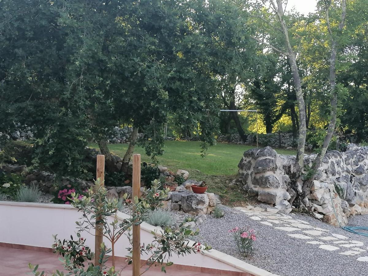 Amazing 4 Bedroom Villa With Swimming Pool And Wifi, Family Frendly Tribalj  Екстер'єр фото